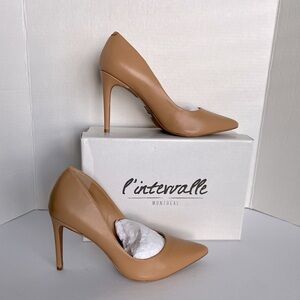 L’INTERVALLE - Love Camel Leather Heel - Camel. Size: 10 US. (1786)